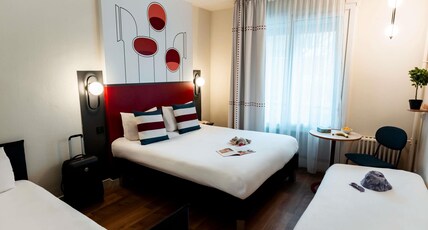 ibis Styles Rouen Centre Cathedrale Room Type - Family room w  double bed and double sofa bed (2 adults and 2 children)