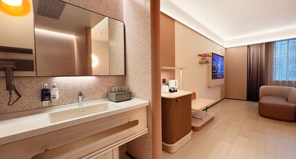 Dorsett Wuhan Room Type - Deluxe Room with City View