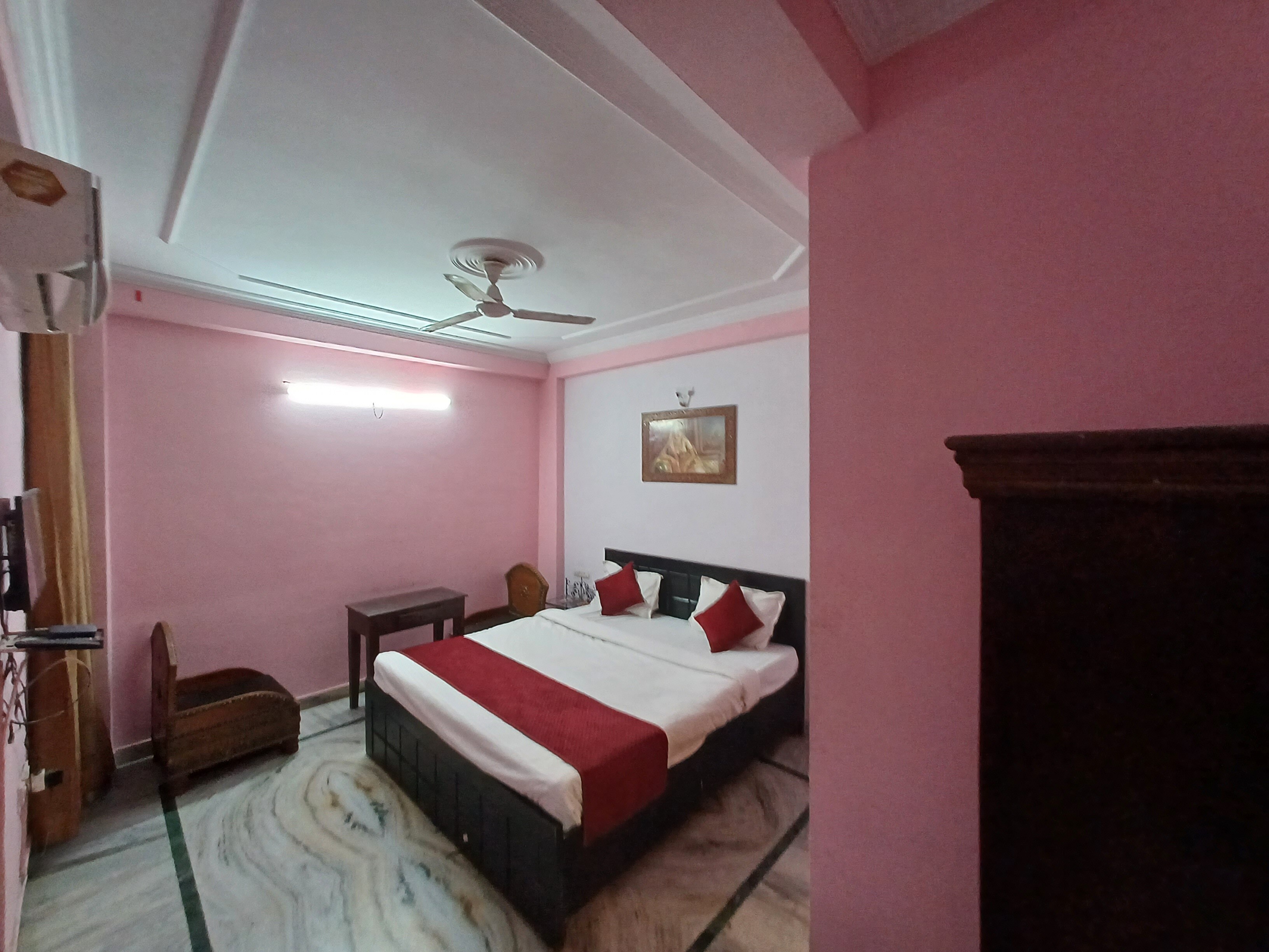 Hotel Abhay Haveli - Tap to explore photos