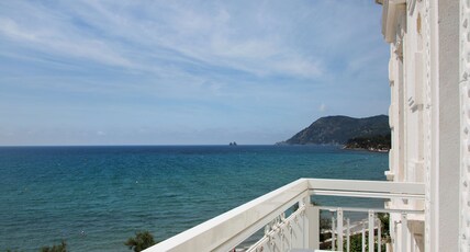Grand Hotel Des Sablettes Plage, Curio Collection By Hilton Room Type - KING DELUXE SEA VIEW ROOM