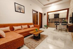 UrbanBliss Harmony Cozy Luxury 1BHK couple frndly