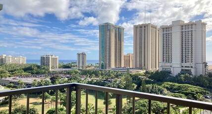 DoubleTree by Hilton Hotel Alana - Waikiki Beach Room Type - WAIKIKI SUITE POV 2 QUEENS
