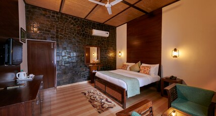 AACORN HIDEAWAY RESORT & SPA Room Type - Deluxe Room