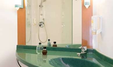 IBIS GENEVE AEROPORT Room Type - Standard Room with 2 single beds