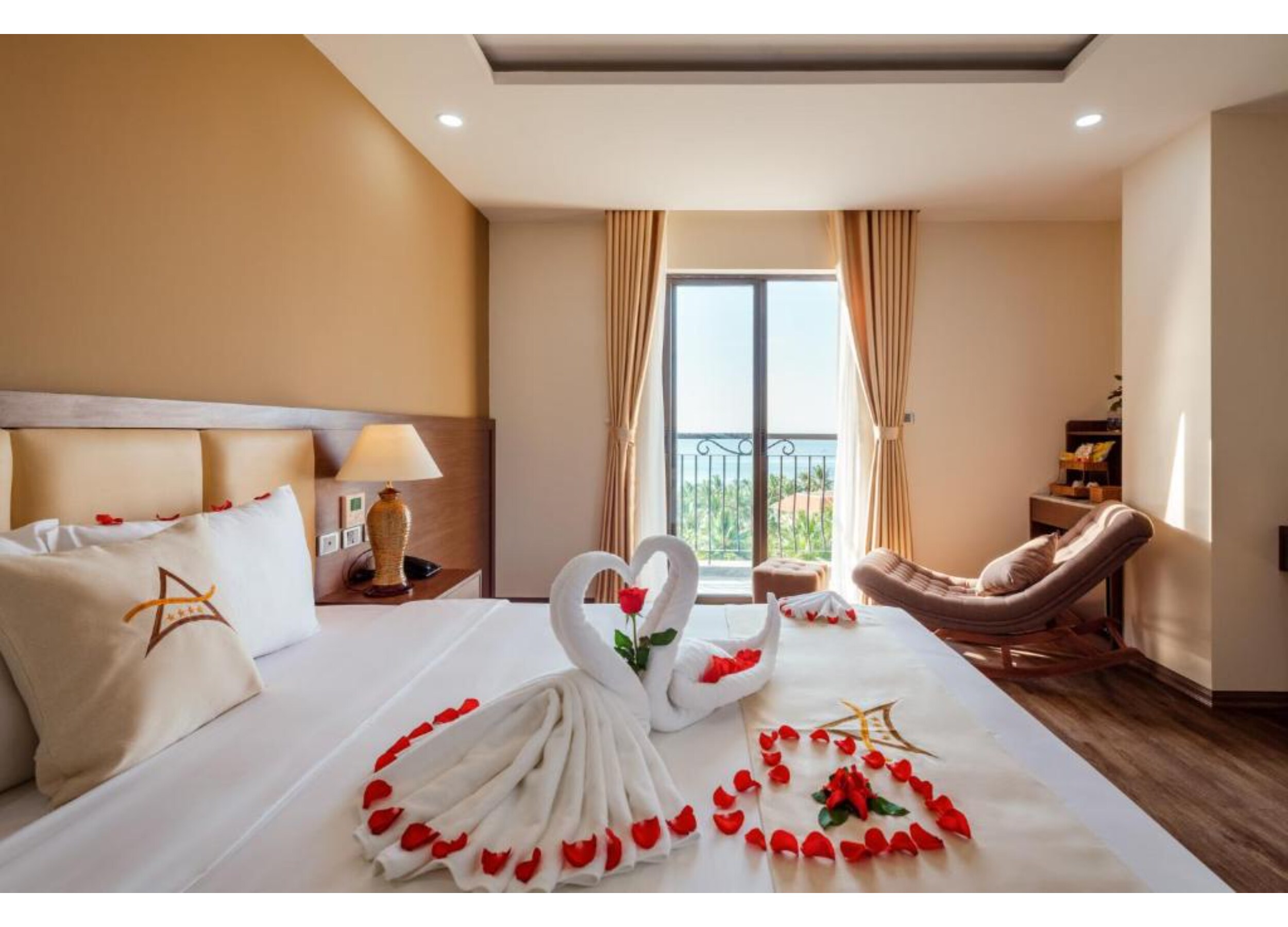 Aquasun Hotel Phu Quoc - Tap to explore photos