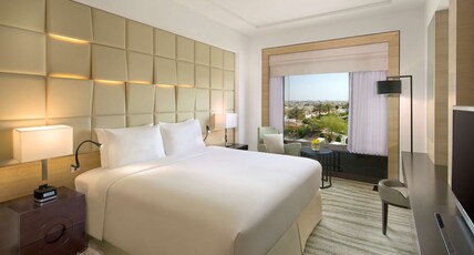 DoubleTree by Hilton Hotel Riyadh - Al Muroj Business Gate Room Type - KING ONE BEDROOM SUITE