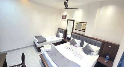 Dhaneshwari Luxury Homestay Room Type - Premium Luxury Family Room