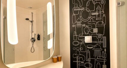 ibis Dijon Centre Clemenceau Room Type - Standard room with 1 double bed and 1 sofa ibis Dijon Centre Clemenceau Room Type - Standard room with 1 double bed and 1 sofa