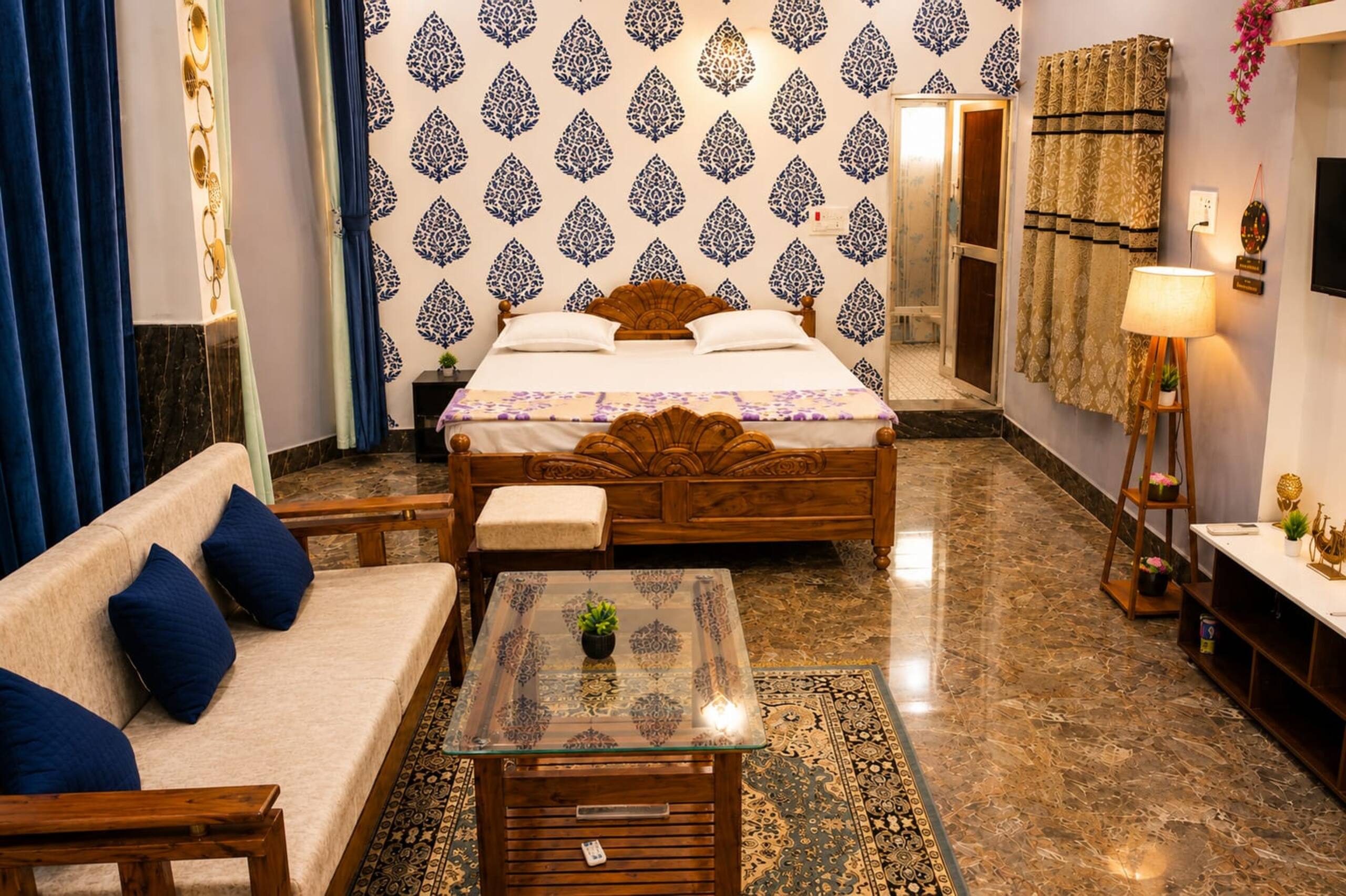 A Garden Homestay Shivdhara Kutir - Tap to explore photos