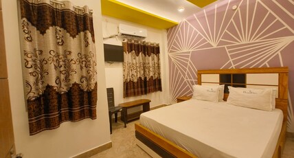 EESHA Beach View Stay Room Type - Deluxe Queen Bed ( without Lift 1st or 2nd Floor)