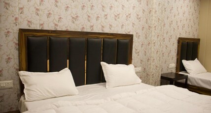Somaya Hotel and Restaurant Room Type - Premium Triple Bedroom With Balcony