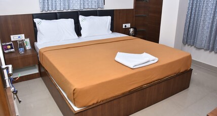 AmsamFamilyStay Room Type - 2 BHK FLAT WITH  2 ROOMS