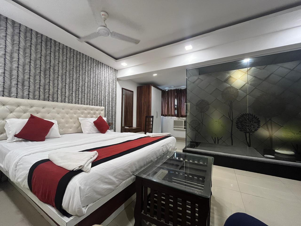Hotel Arsh Executive - Tap to explore photos