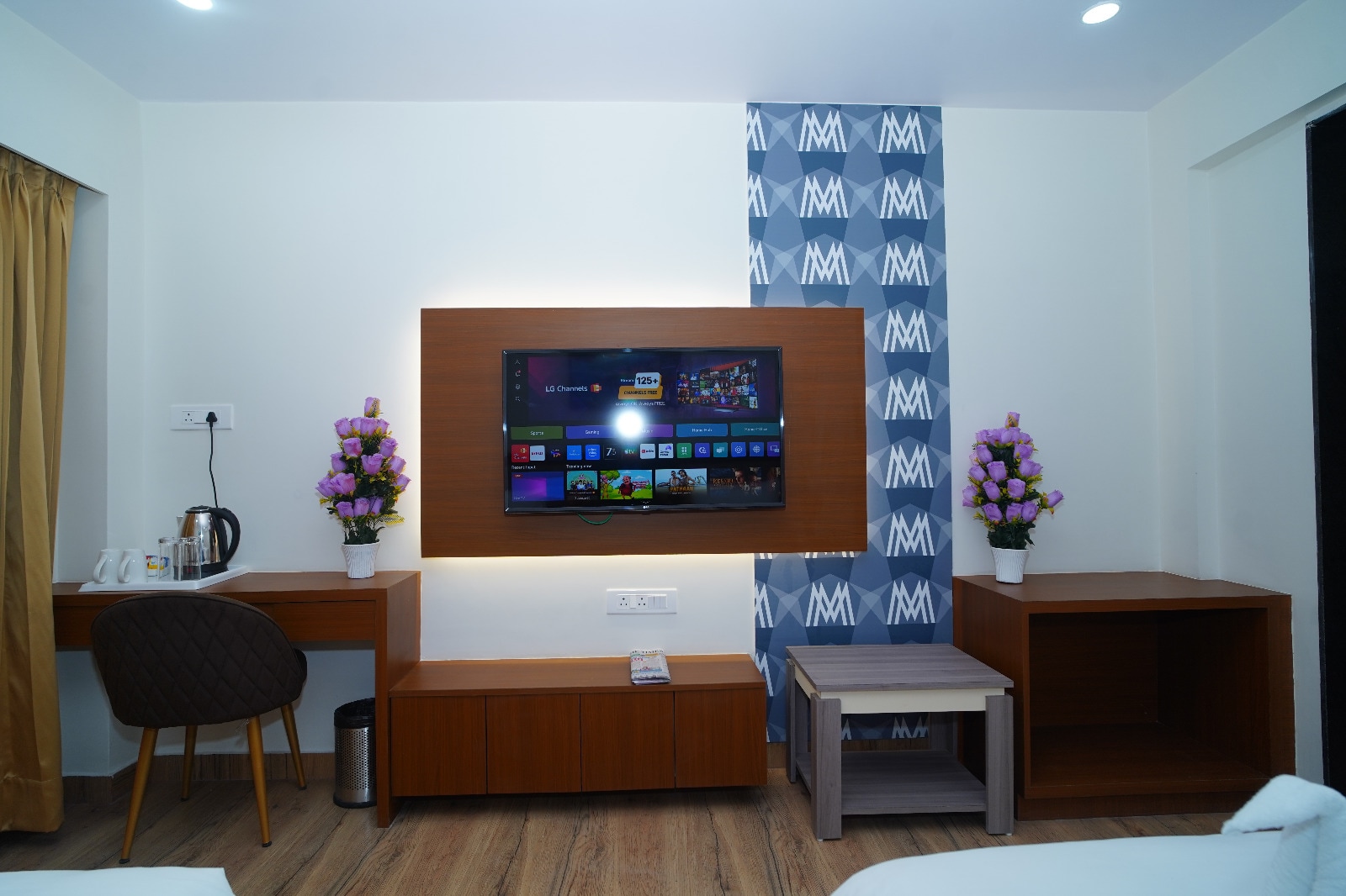 hotel vedainn - Tap to explore photos