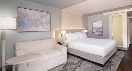 Hotel Indigo LONG ISLAND - EAST END Room Type - 1 King Premium Mobil Access Roll-In Shower with Terrace Hotel Indigo LONG ISLAND - EAST END Room Type - 1 King Premium Mobil Access Roll-In Shower with Terrace