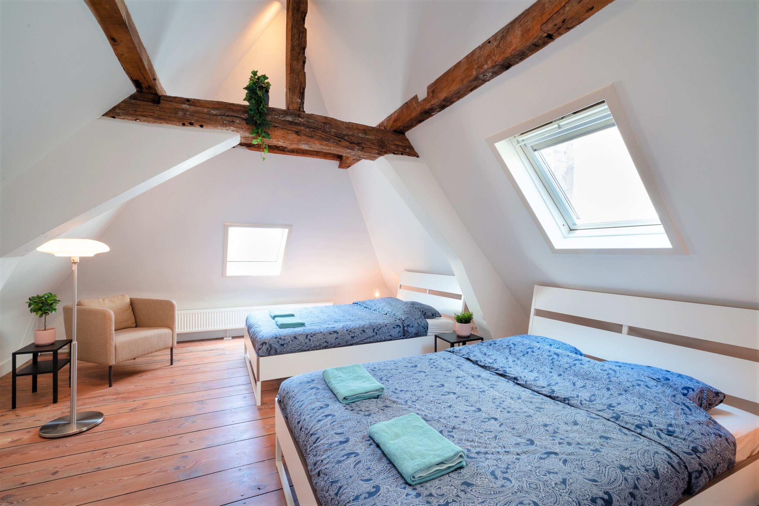 Antwerp Old Town Apartment - Tap to explore photos