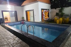 2 bedroom luxurious Farmhouse with pool