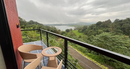 Sage Stays and Trails Room Type - Lake View Studio Sage Stays and Trails Room Type - Lake View Studio
