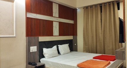 HOTEL COMFORT INN Room Type - Deluxe Room HOTEL COMFORT INN Room Type - Deluxe Room