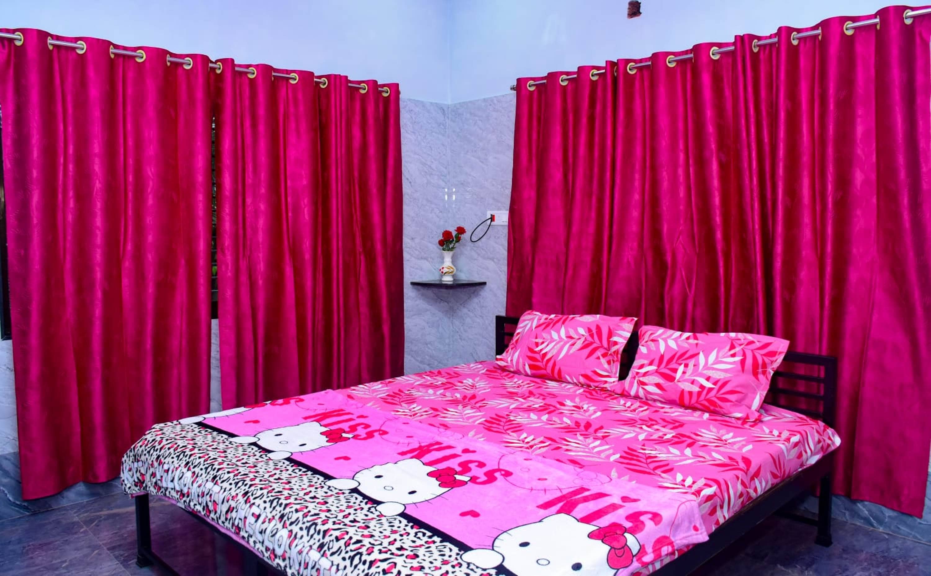 NIsarg Sai Homestay - Tap to explore photos