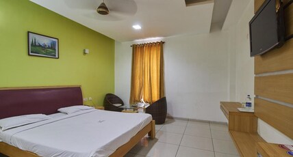 Hotel Annamalai Room Type - Deluxe AC