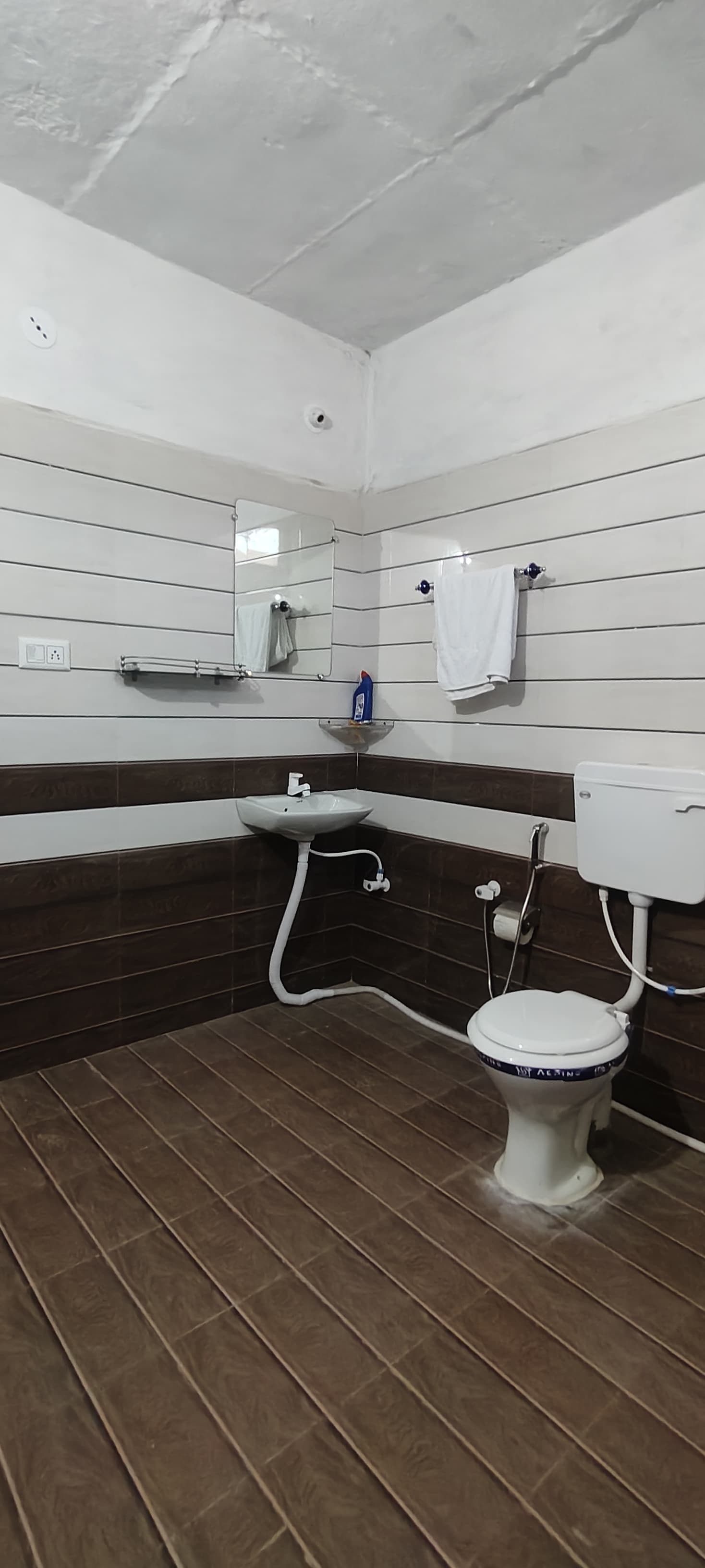 Diamond Valley Homestay - Tap to explore photos