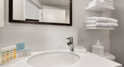 Hampton Inn by Hilton Wausau Room Type - 2 QNS HEARING ACC NOSMOK