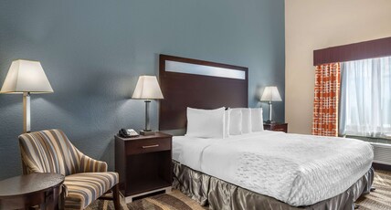 Best Western Plus Lake Jackson Inn & Suites Room Type - Accessible - 1 King, Mobility Accessible, Bathtub, Pet Friendly Room, Non-Smoking, Full Breakfast Best Western Plus Lake Jackson Inn & Suites Room Type - Accessible - 1 King, Mobility Accessible, Bathtub, Pet Friendly Room, Non-Smoking, Full Breakfast