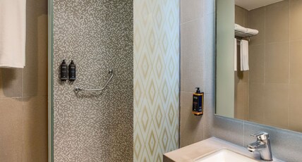 Mercure Makkah Aziziah Room Type - Classic Room with 1 double bed