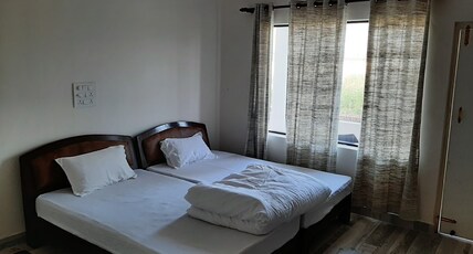 Light House Room Type - Premium Twin room with Mountain View R8