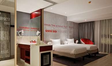 IBIS STYLES BATAM NAGOYA Room Type - Deluxe Room with twin beds