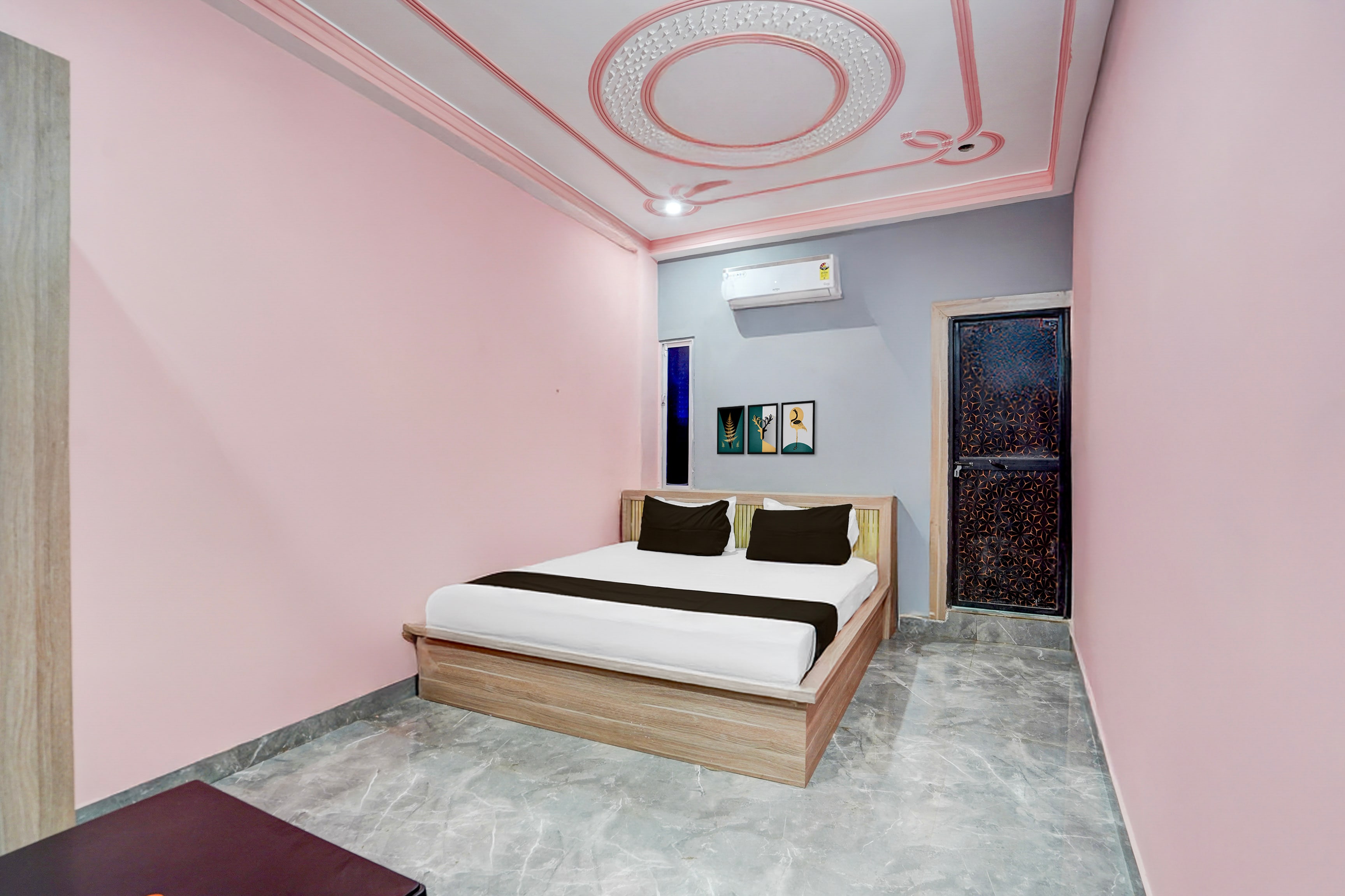 Hotel O Kolkata Inn & Sweets Bihta Railway Station - Tap to explore photos