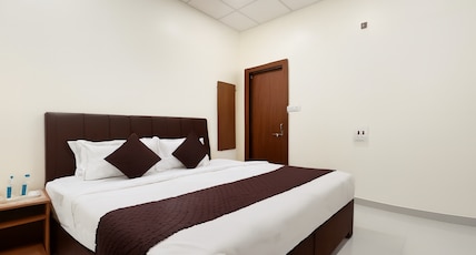 Hotel Wagheshwari Room Type - Deluxe Room Hotel Wagheshwari Room Type - Deluxe Room