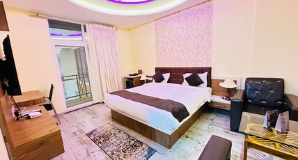 Spree Ashodev Hotel Room Type - Suite