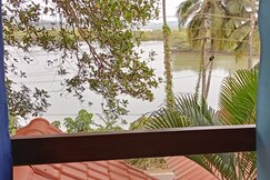 Casa De Julio - River View Rooms