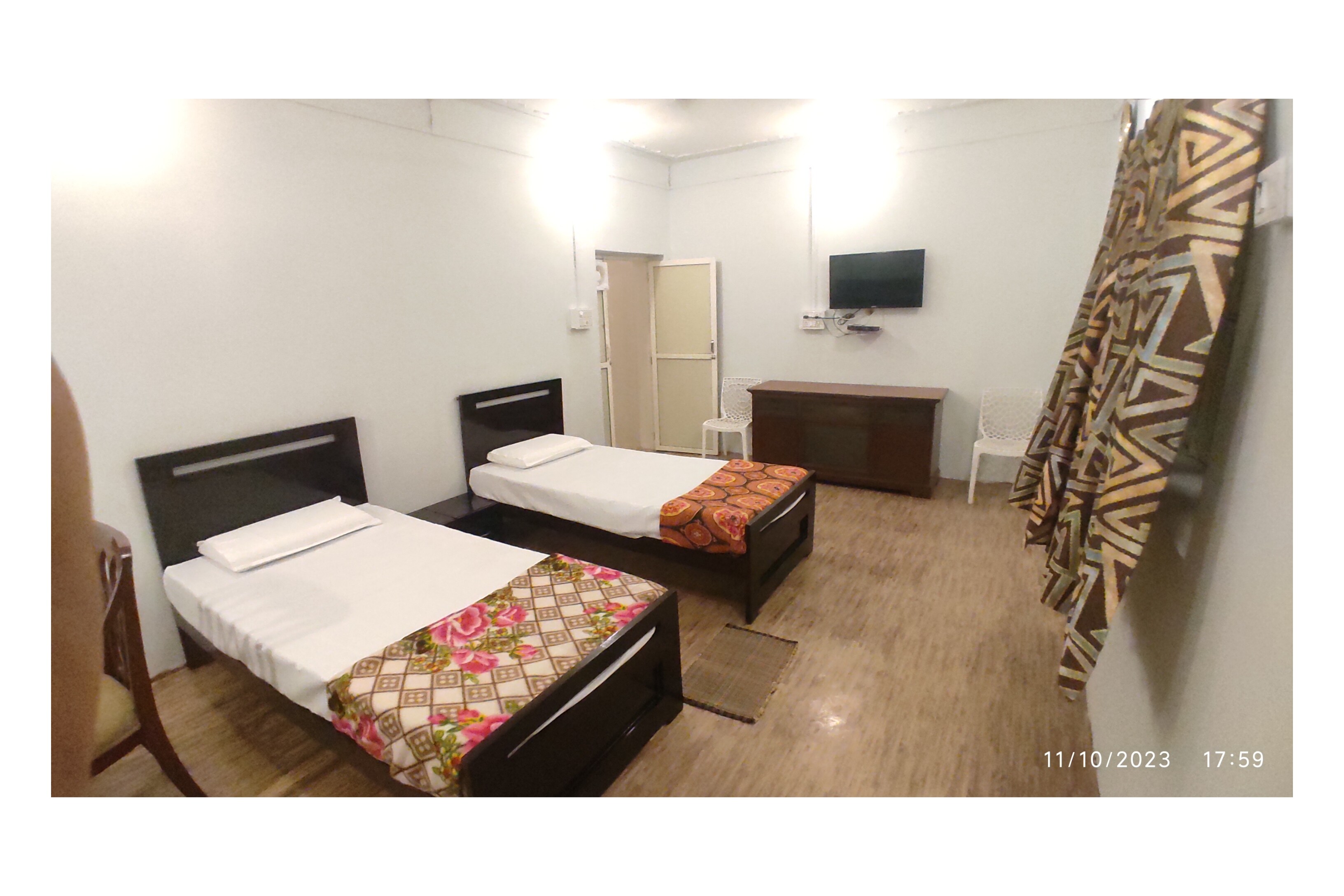 Hatod Kothi Farm Stay - Tap to explore photos