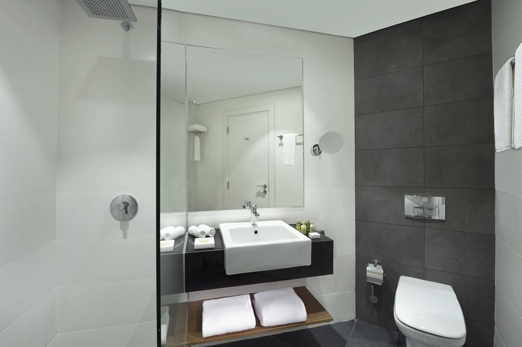 TRYP by Wyndham Dubai - Tap to explore photos