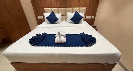 Hotel Regal Crest Room Type - Super Deluxe Room Hotel Regal Crest Room Type - Super Deluxe Room