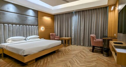 Comfort Inn Lucknow Room Type - Deluxe Room