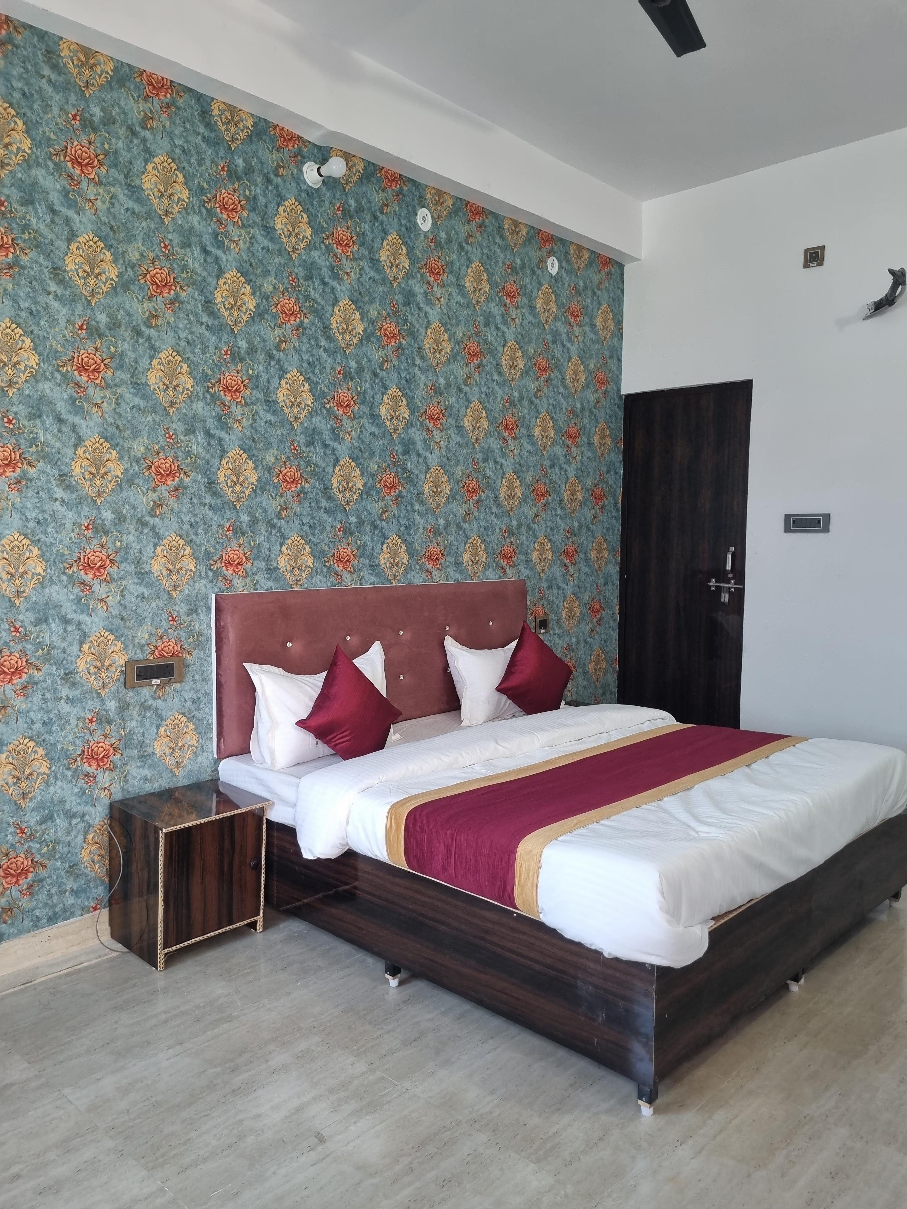 Veer Guest House - Tap to explore photos