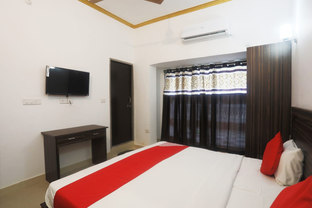 Central Hotel - Tap to explore photos