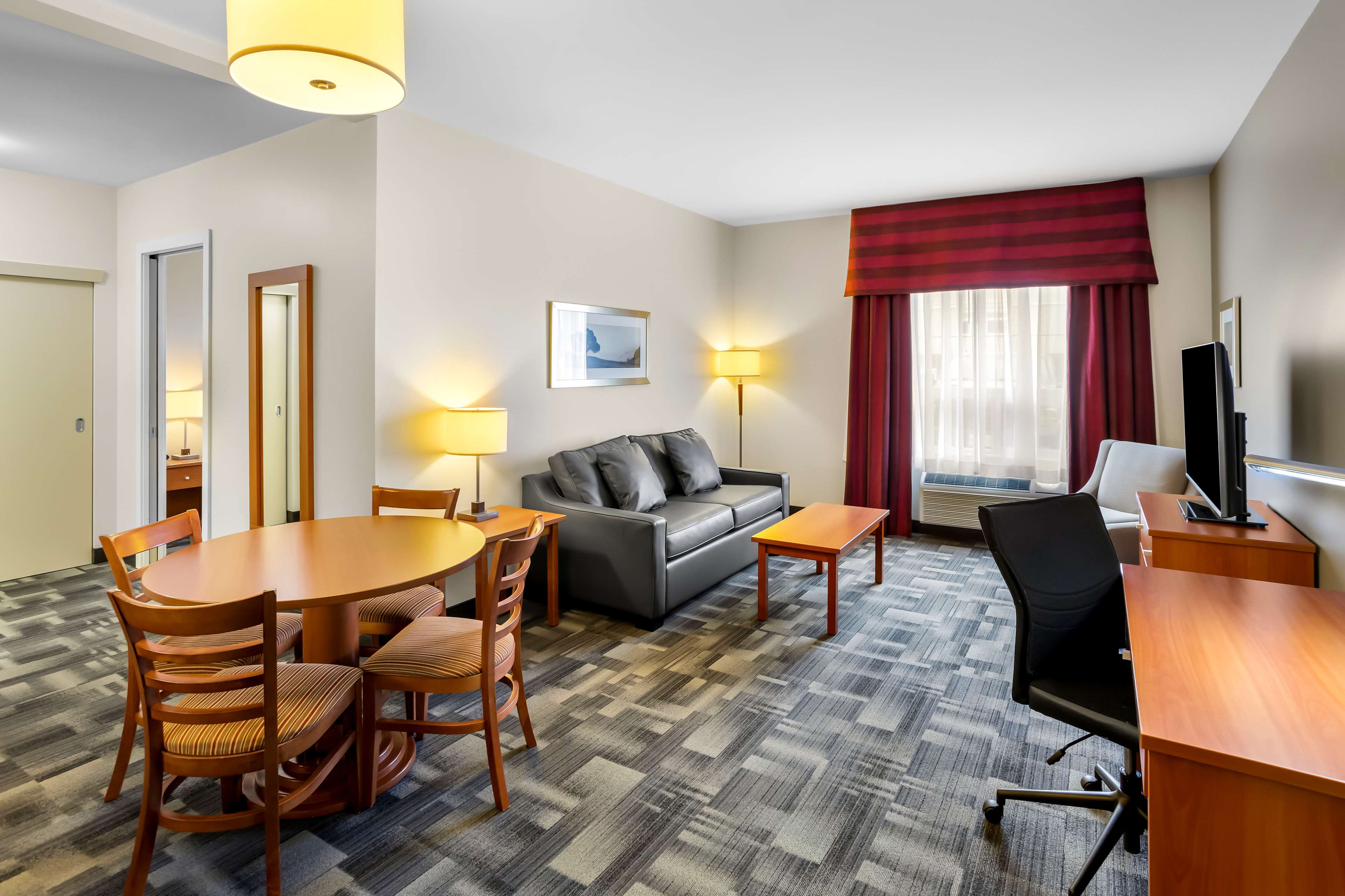 Best Western Thompson Hotel & Suites - Tap to explore photos