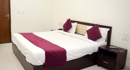 Hotel Highway Inn Room Type - Deluxe Room