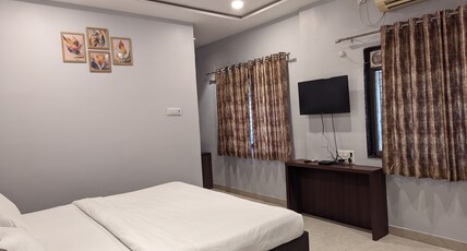 Sanskar Marriage Garden And Hotel Room Type - Deluxe Room