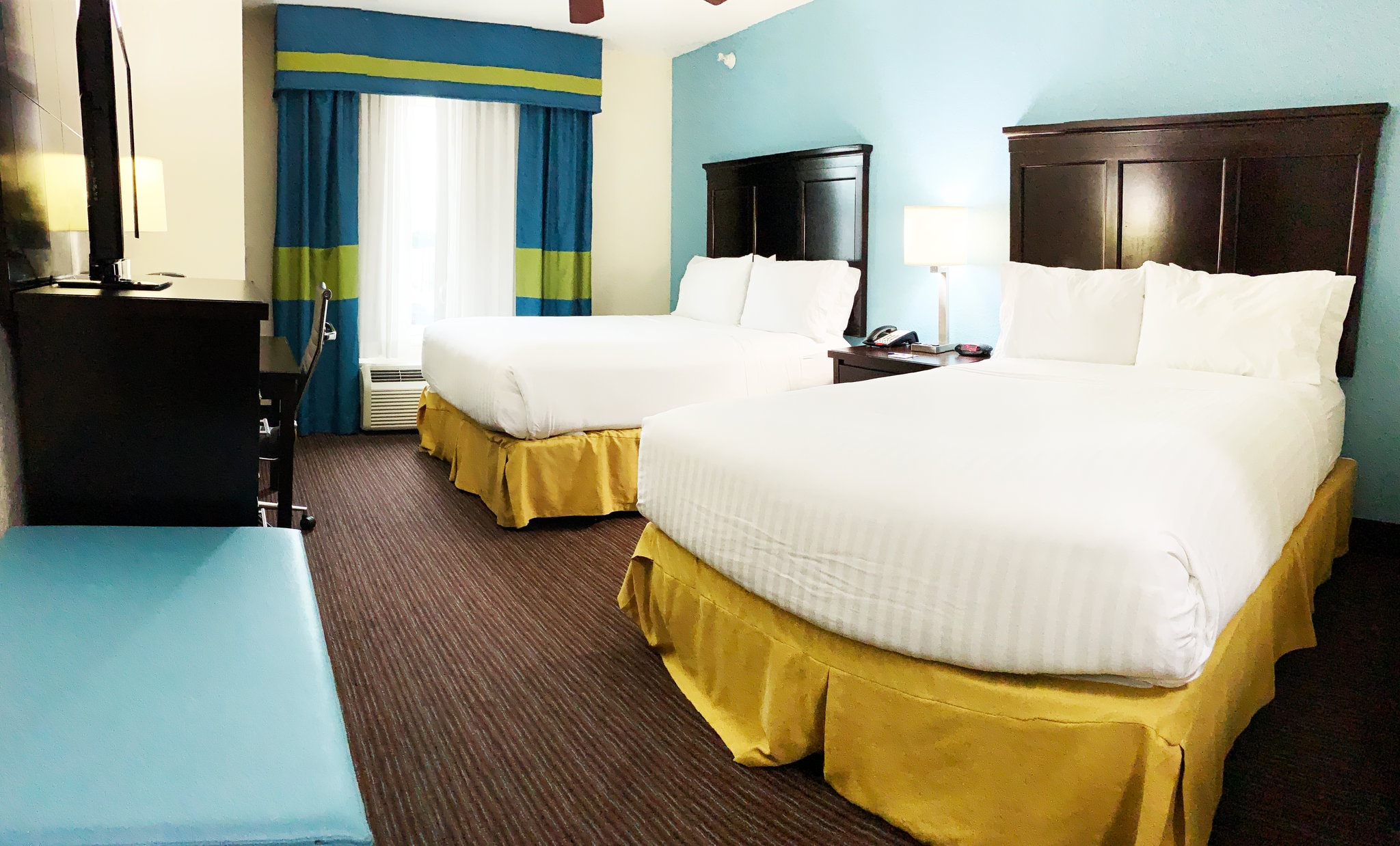 Holiday Inn Express Hotel & Suites Gainesville - Tap to explore photos