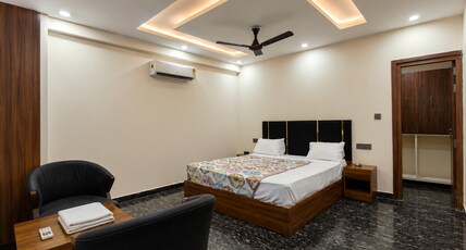 Hotel Del Luna Room Type - Deluxe room