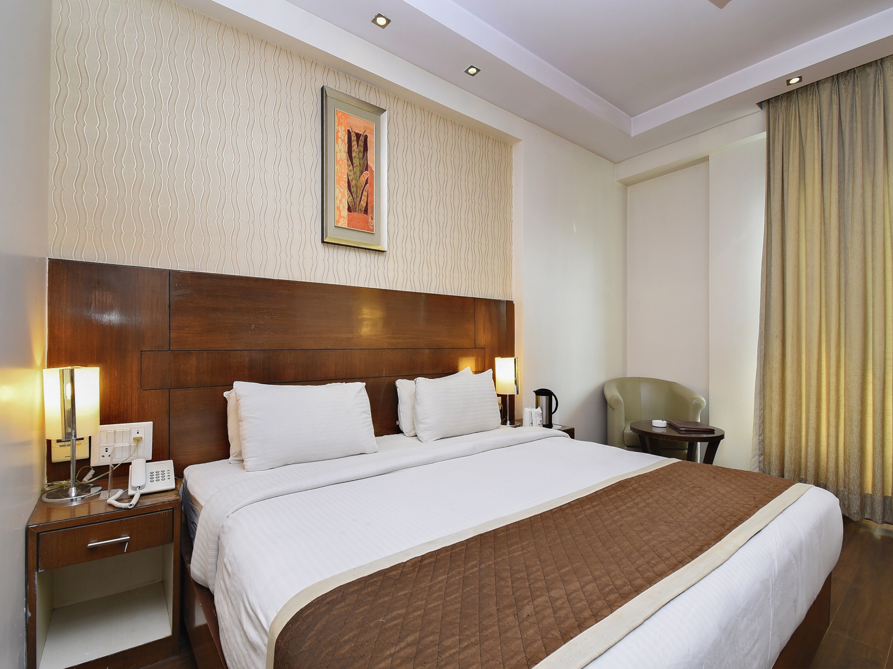 Hotel Royal Prabhu - Tap to explore photos