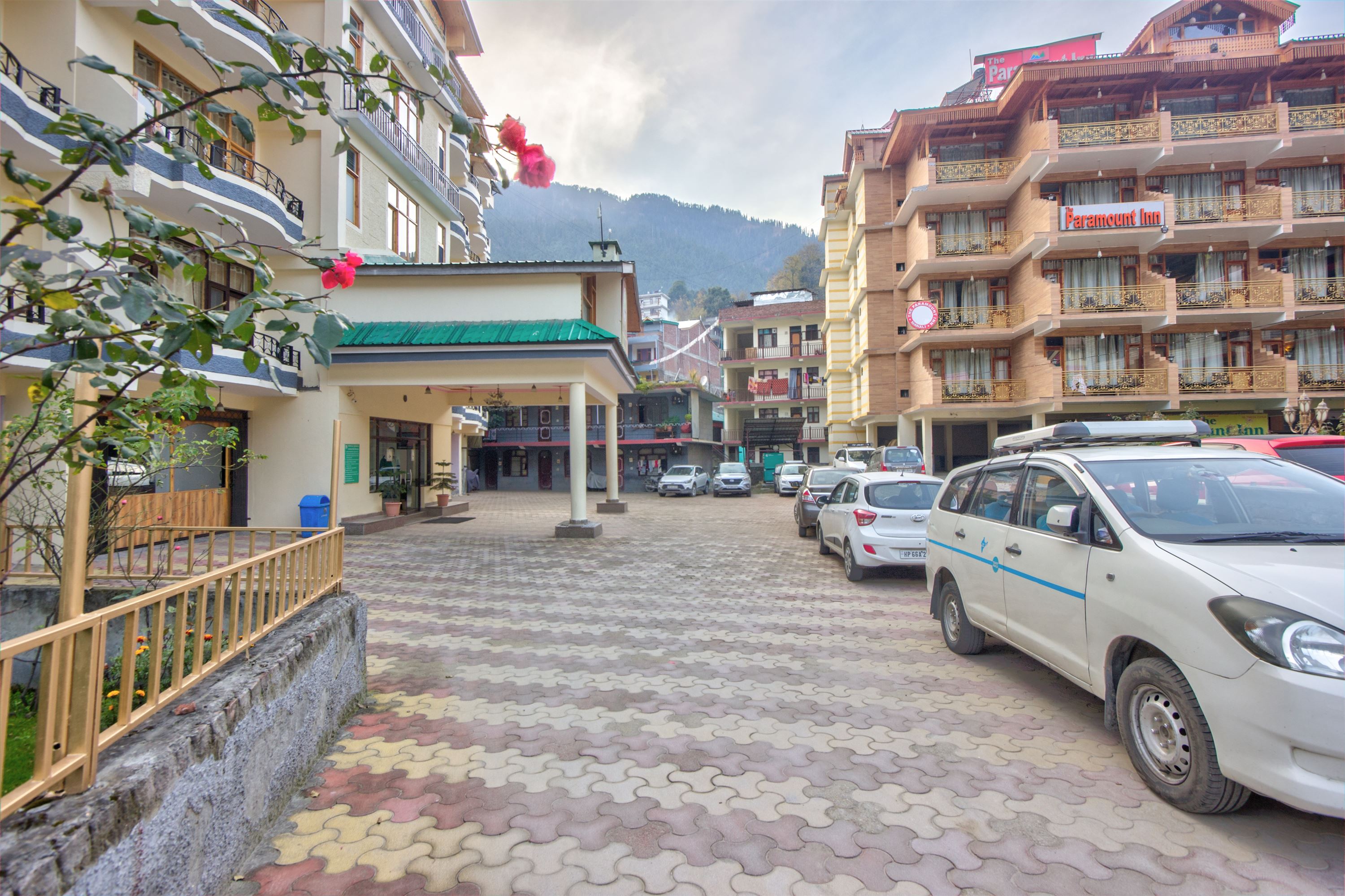 Hotel New Paramount - Tap to explore photos