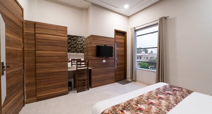Hotel Grand Suncity Room Type - Deluxe Room