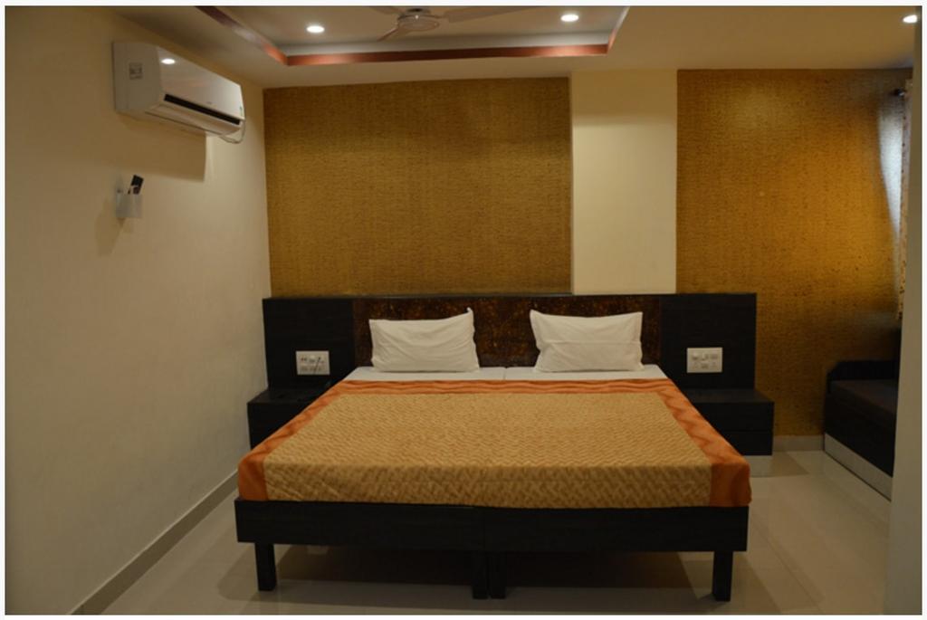 Nakshatra Inn - Tap to explore photos